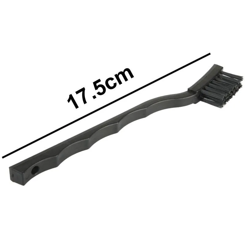 17.5cm Curved Anti-static Brush - Black