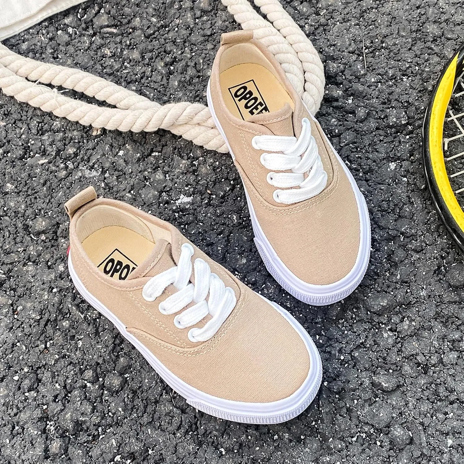 Boys and Girls Low Top Sports Shoes Lace up Canvas Children's Shoes Comfortable and Lightweight Skateboarding Shoes