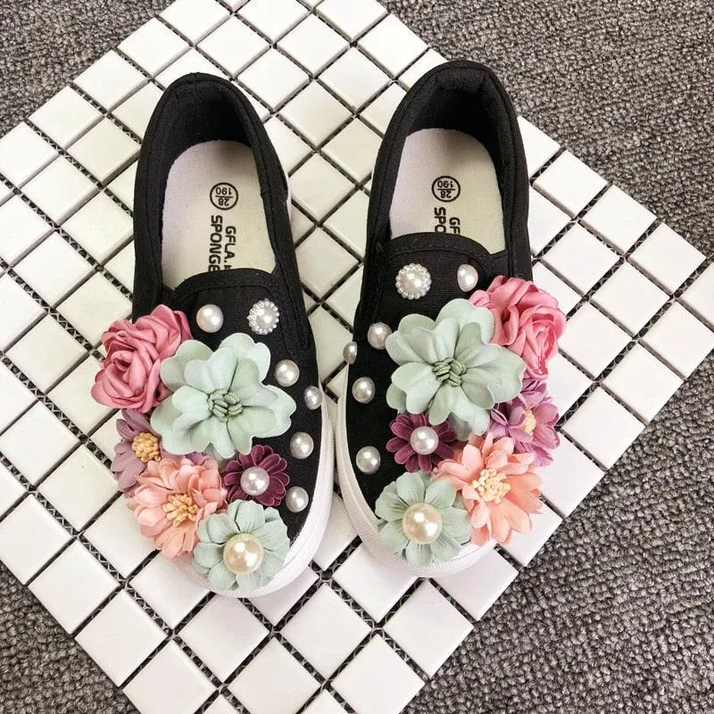 Designer Hand-made Embroidery Sweet Beauty Comfortable FlatsBrand Sneakers