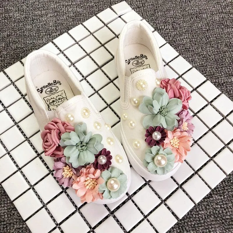 Designer Hand-made Embroidery Sweet Beauty Comfortable FlatsBrand Sneakers