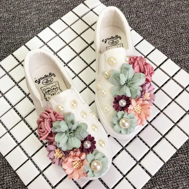 Designer Hand-made Embroidery Sweet Beauty Comfortable FlatsBrand Sneakers