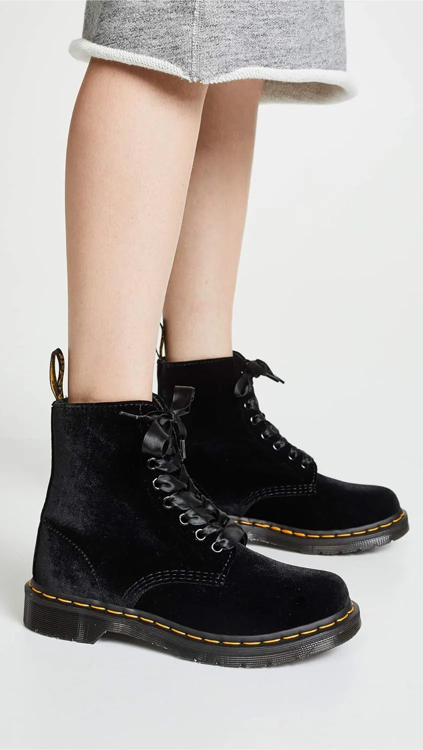 Dr. Martens Unisex-Child 1460 Patent Leather Lace Up Boots