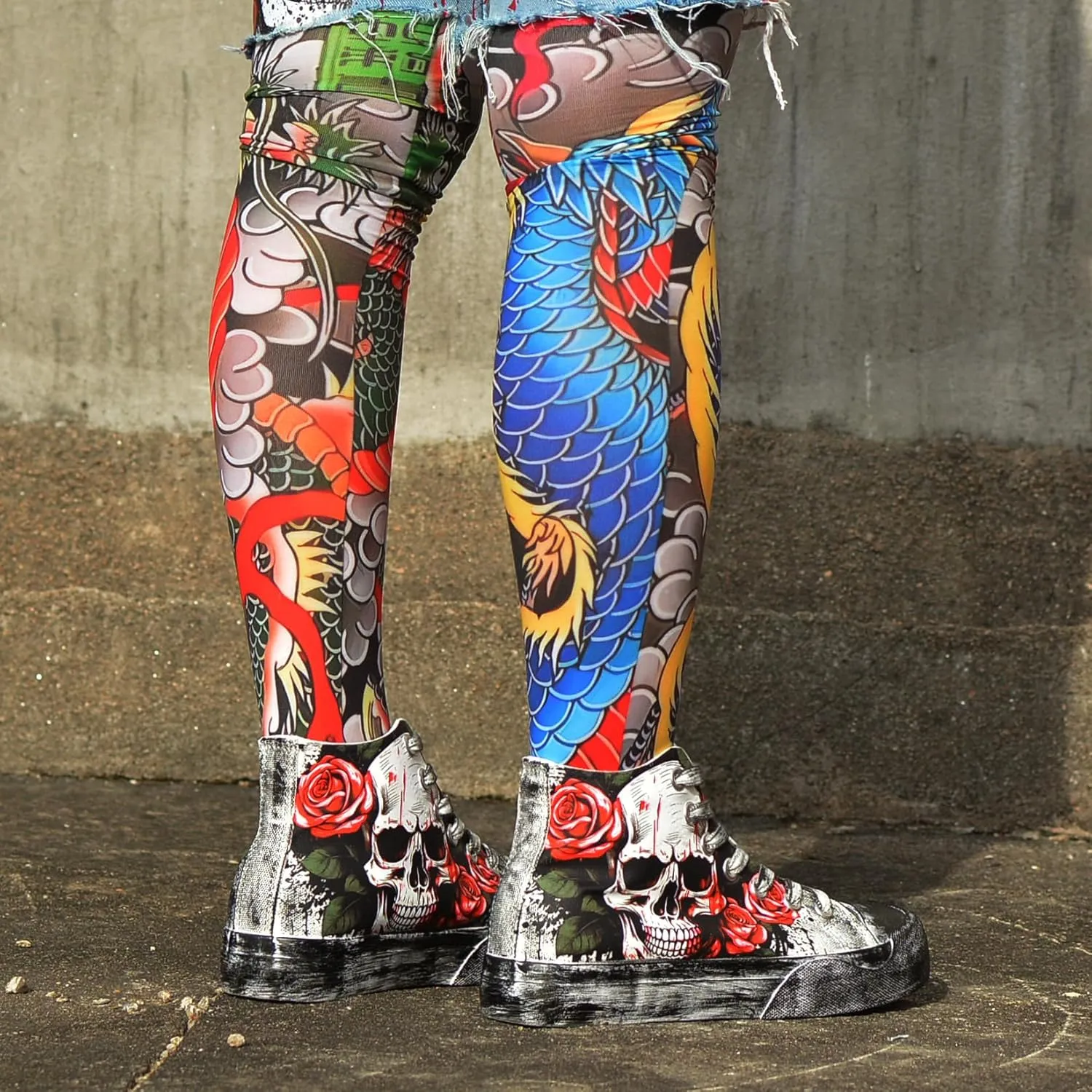 Gothic Skull Shoes for Women Fashion Sneakers Men's Hand-Painted Graffiti Shoes Punk Cosplay Hip Hop Teen Boys Girls Student Casual Walking Streetwear