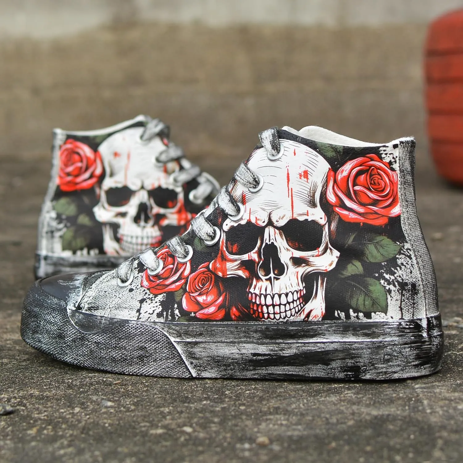 Gothic Skull Shoes for Women Fashion Sneakers Men's Hand-Painted Graffiti Shoes Punk Cosplay Hip Hop Teen Boys Girls Student Casual Walking Streetwear
