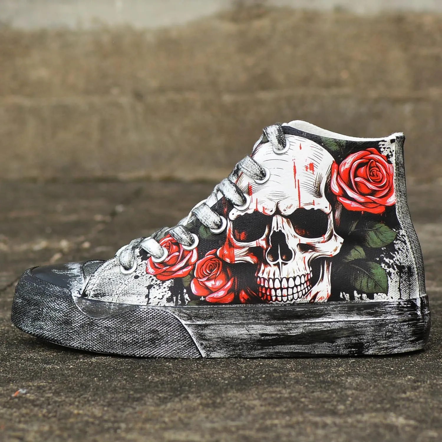 Gothic Skull Shoes for Women Fashion Sneakers Men's Hand-Painted Graffiti Shoes Punk Cosplay Hip Hop Teen Boys Girls Student Casual Walking Streetwear