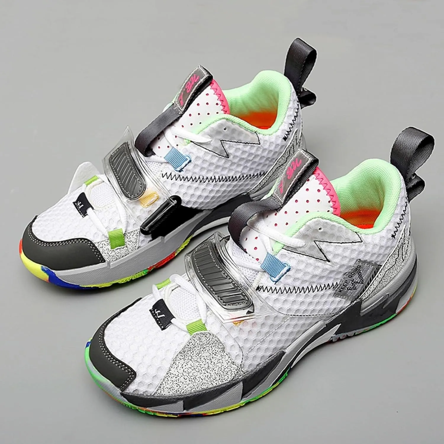 Men's Breathable Mesh Basketball Shoes Lightweight Anti Slip Sports Shoes Shock-Absorbing Running Boots