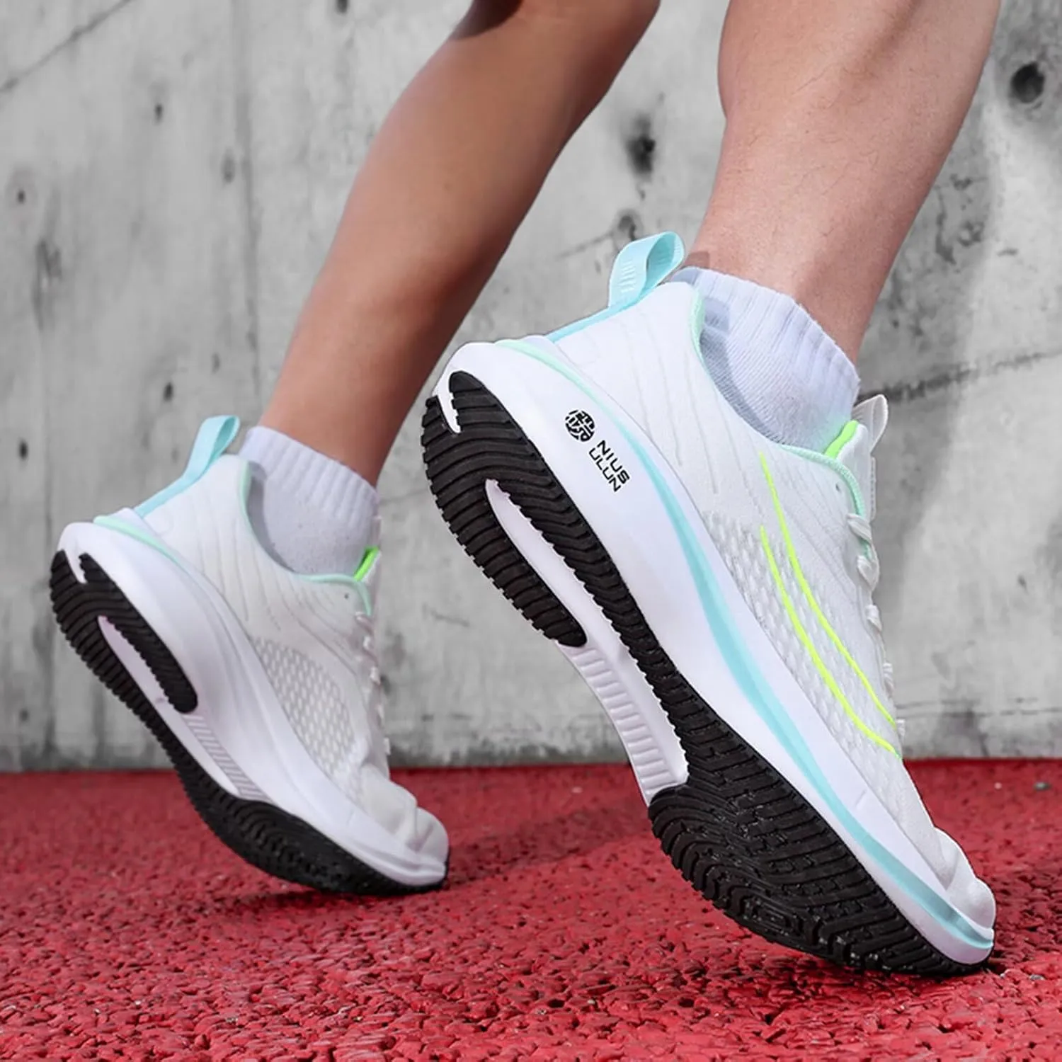 Men's Trail Running Shoes Lightweight Non Slip Carbon Plate Sole Shock Absorbing Sneakers for Men