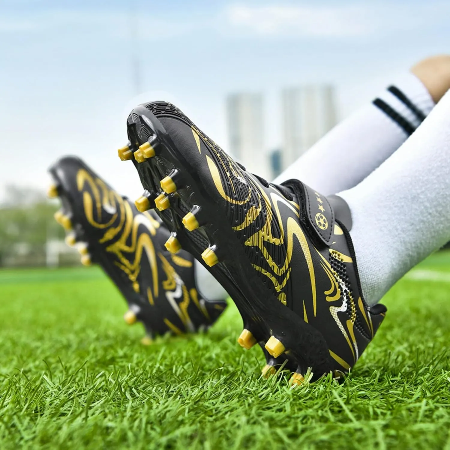 Soccer Cleats for Boys & Girls ?C Youth Lightweight Football Shoes for Kids ?C Indoor/Outdoor Athletic Training, Running, and Soccer ?C Non-Slip Comfortable Kids Cleats