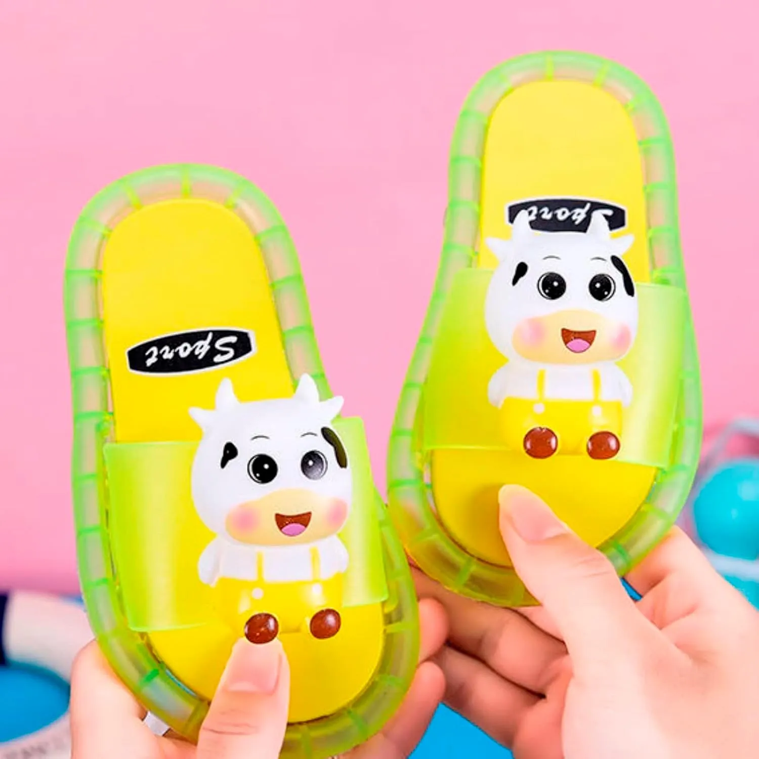Toddler Girls Boys Light Up Slippers 2025 Stylish Cute Cartoon Animal Luminous Sandals for Girls Casual Slippers