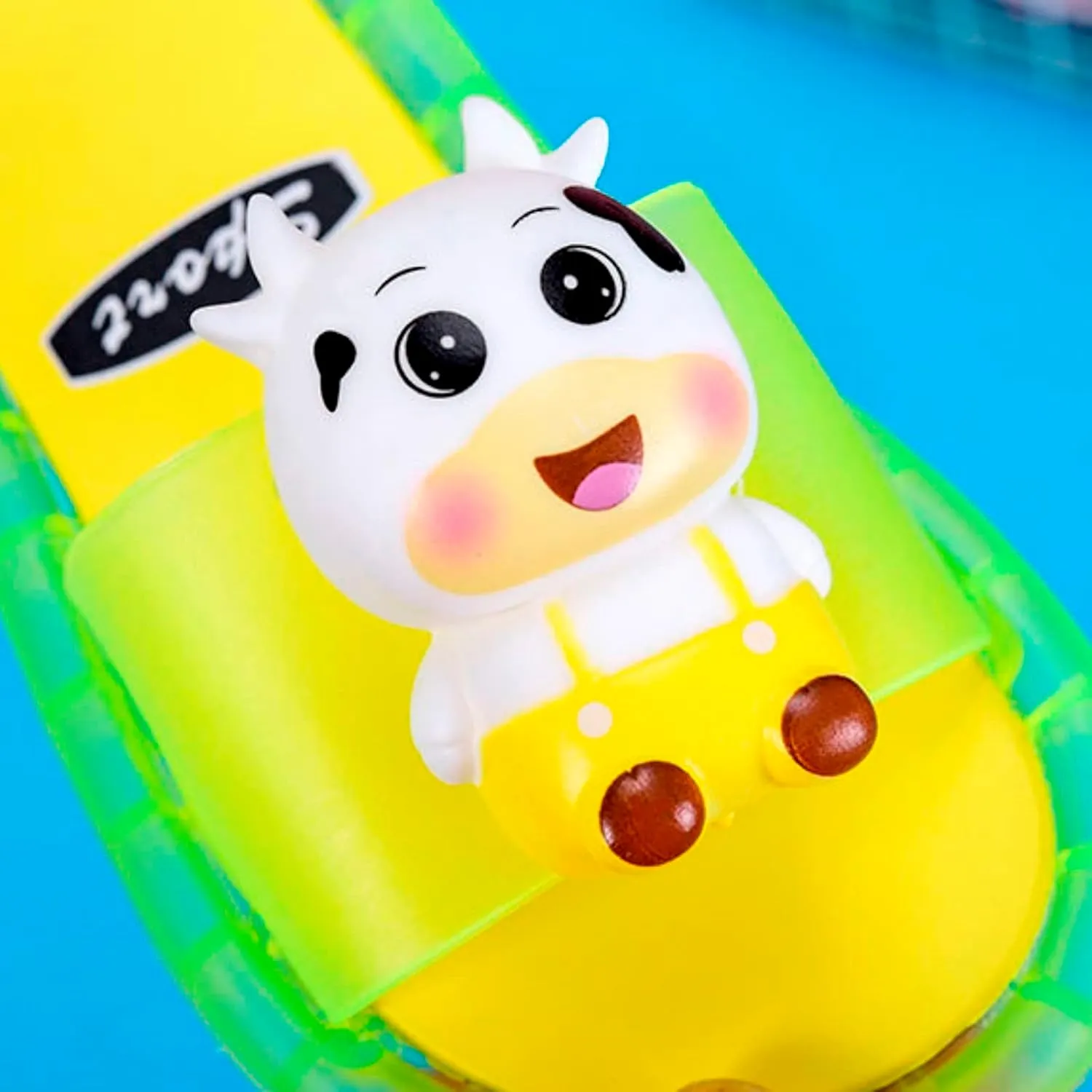 Toddler Girls Boys Light Up Slippers 2025 Stylish Cute Cartoon Animal Luminous Sandals for Girls Casual Slippers
