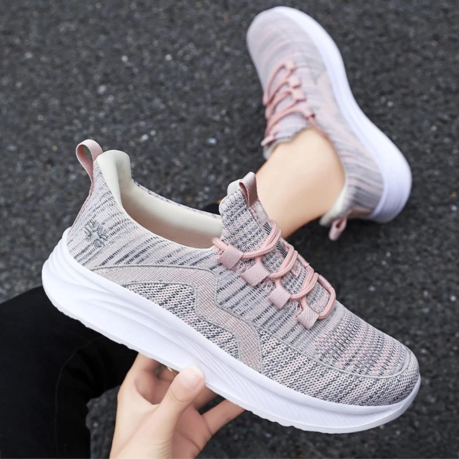 Walking Shoes Women Slip On Soft Bottom Mesh Breathable Sports Shoes Casual Tennis Athletic Casual Comfort Sneakers